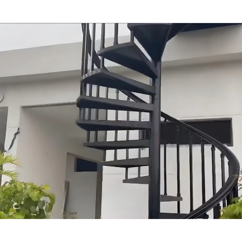 Escalier en métal au design mo - Interior Designer avis et prix